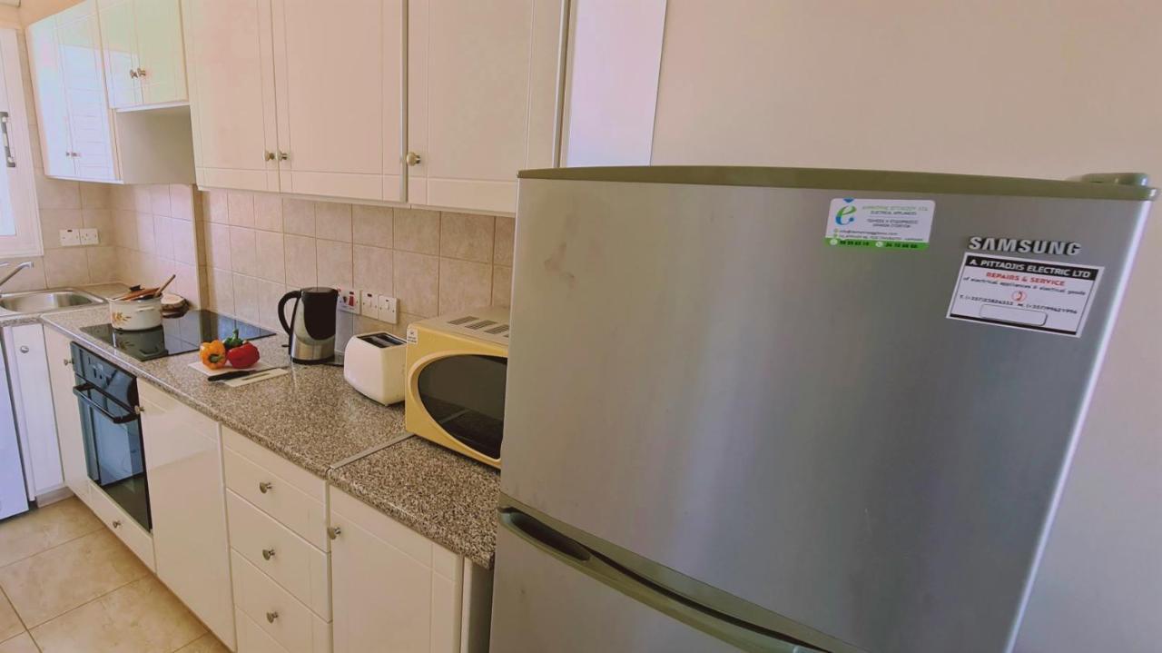 Stay Sunshine Apartment Paralimni Exterior foto